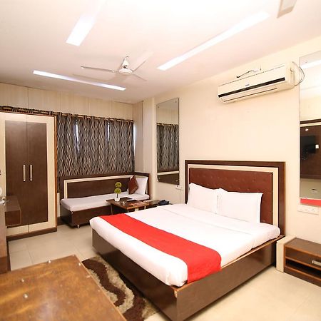 Hotel Pappan Plaza Palwal Eksteriør bilde