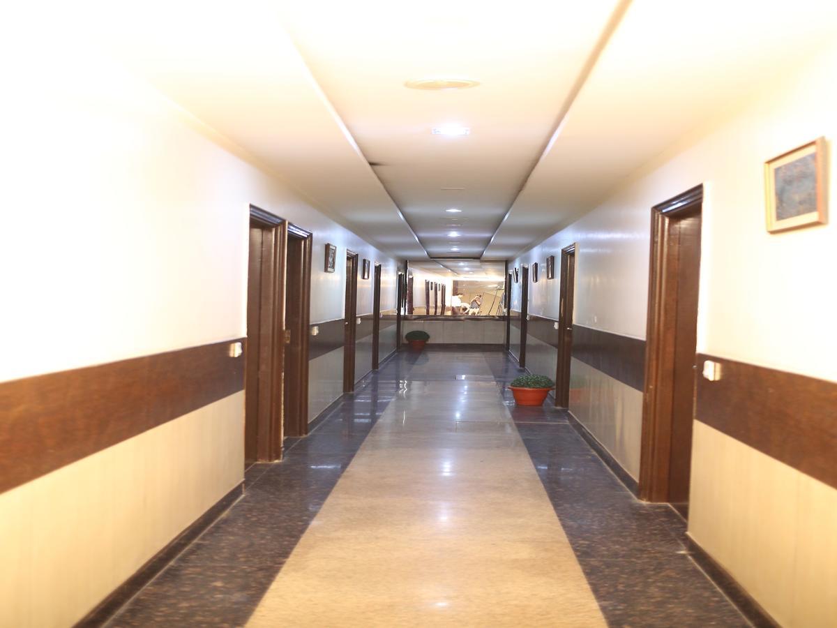 Hotel Pappan Plaza Palwal Eksteriør bilde